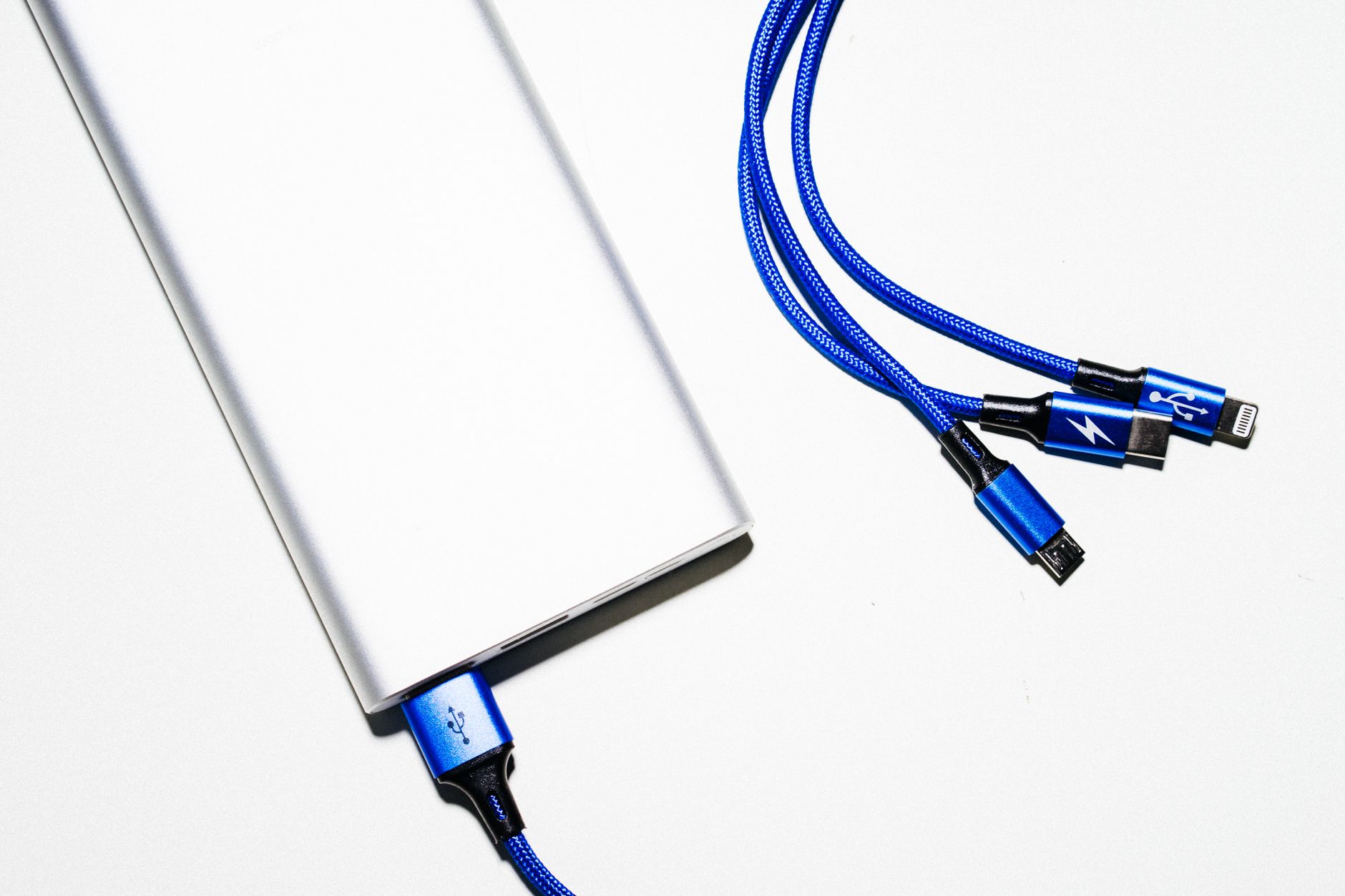 Chargeurs et connectique